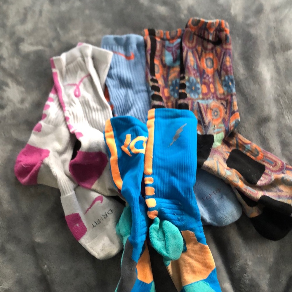 Four pairs of Nike elite socks